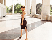 Девушка спиной