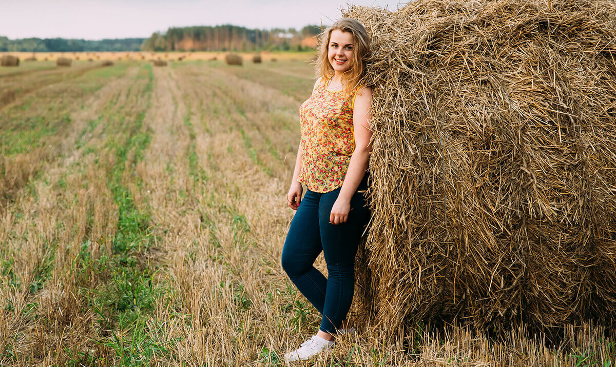 Cпиной к стене