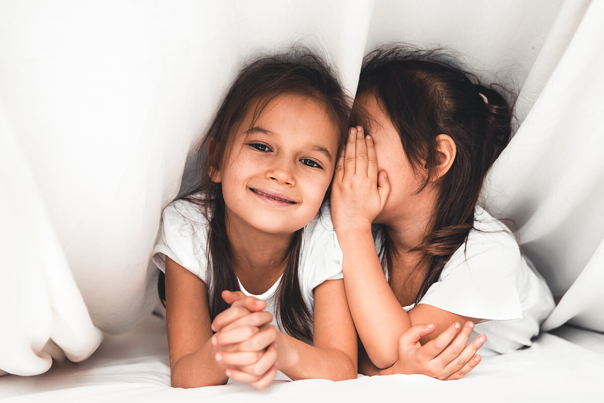 Под одеялом