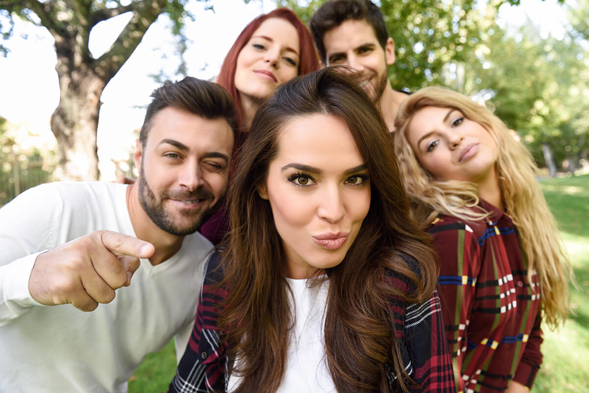 Друг за другом