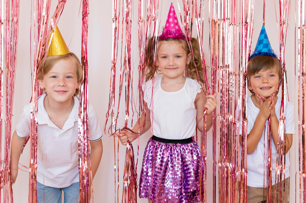 Как фотографировать детские праздники в помещении
