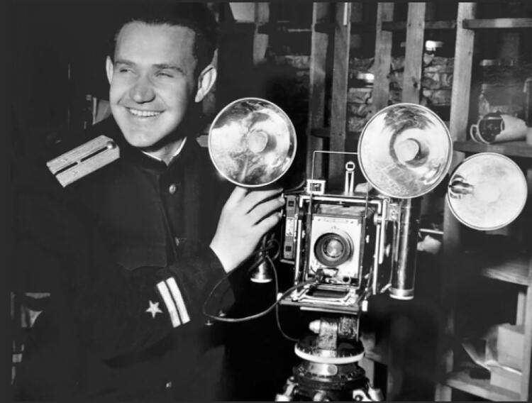 Евгений Халдей